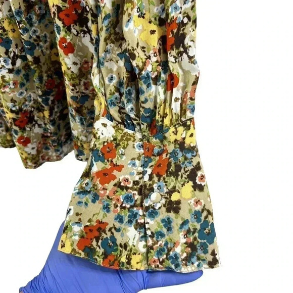 J Jill Women M Wheat Button Down Floral Blouse Fabric Buttons Bell Sleeve Career - Picture 7 of 16